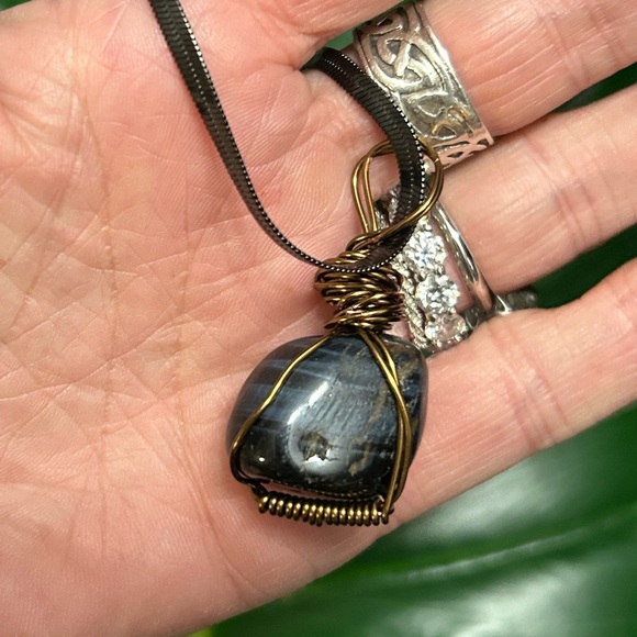 GORGEOUS BLUE TIGER EYE wire wrapped pendant necklace - Picture 3 of 4